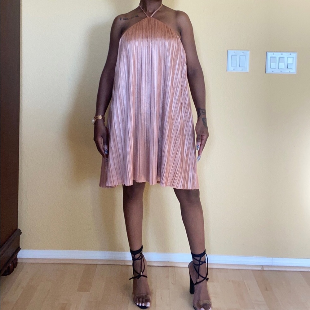 Like New! Forever 21 Rose Gold Halter Top Flowy Mini Dress